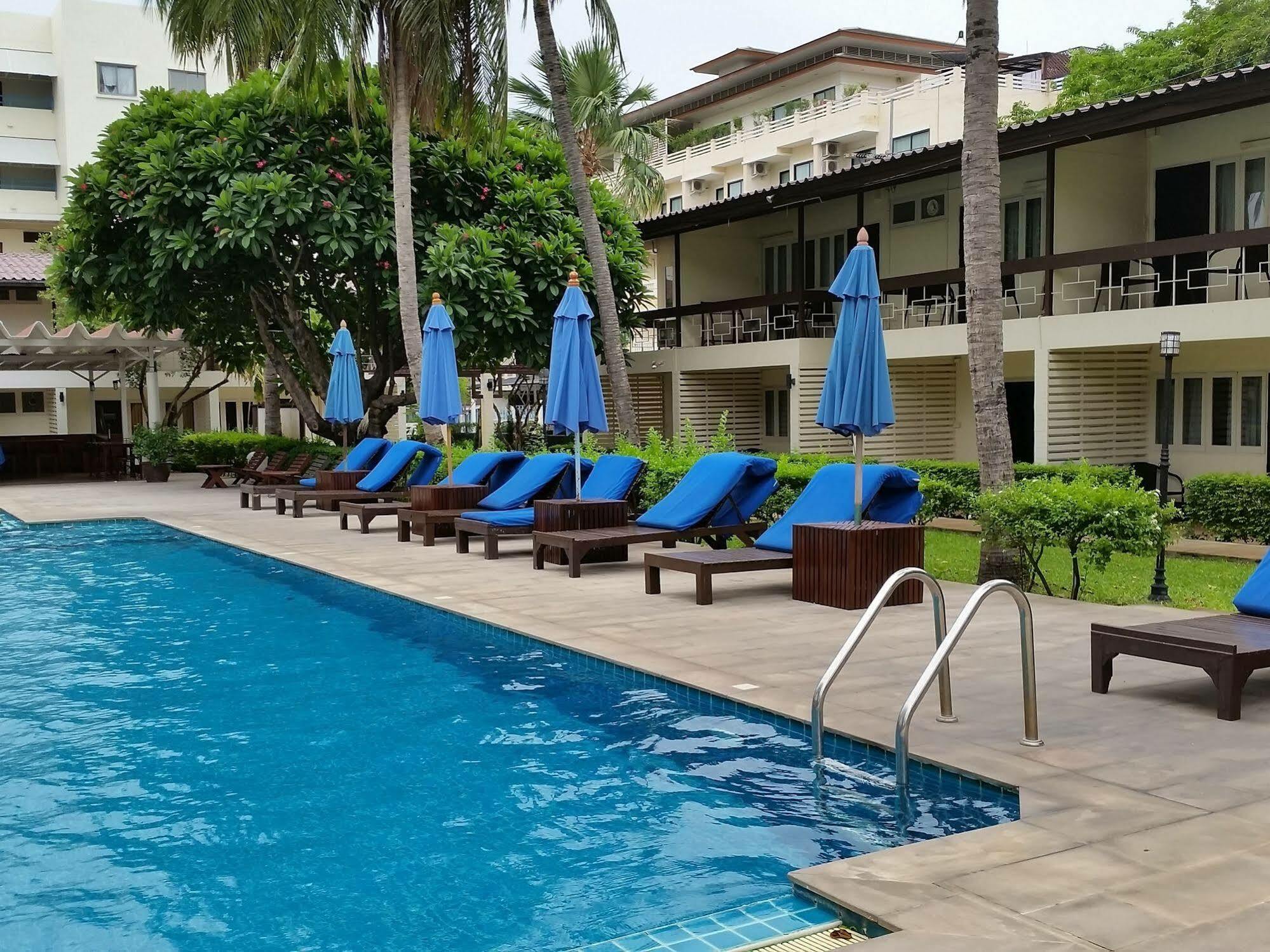 Nautical Inn Pattaya Exterior foto