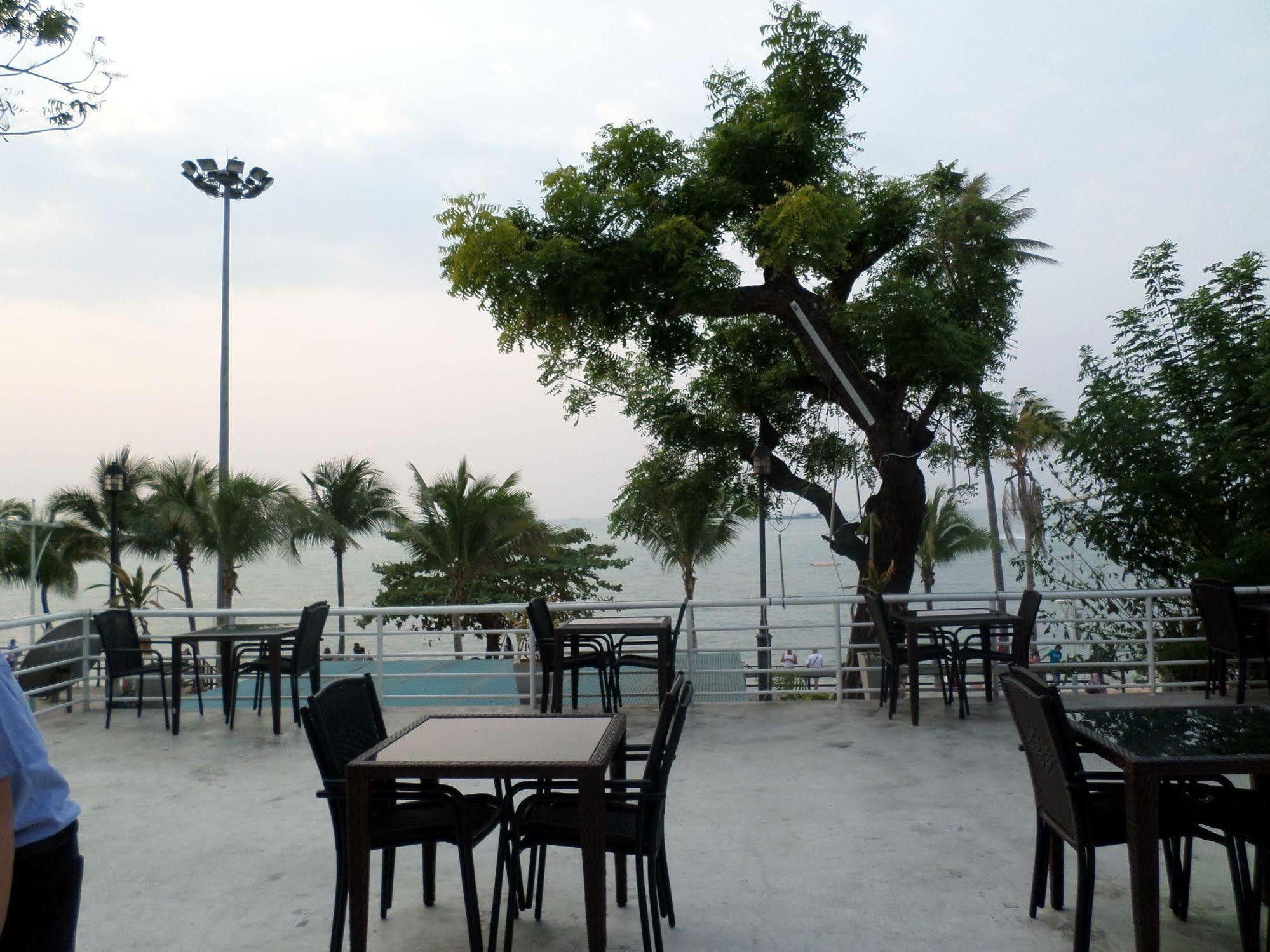 Nautical Inn Pattaya Exterior foto