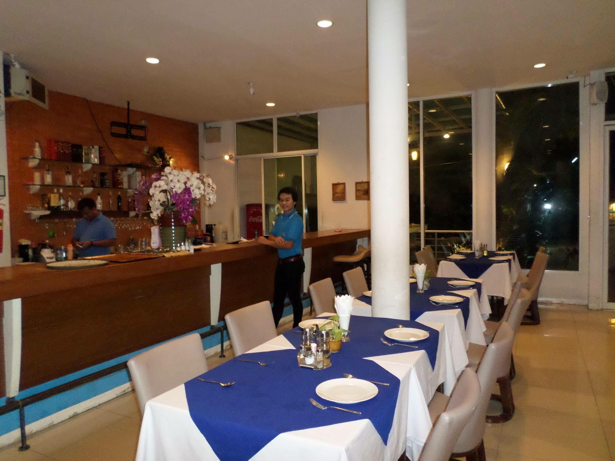 Nautical Inn Pattaya Exterior foto